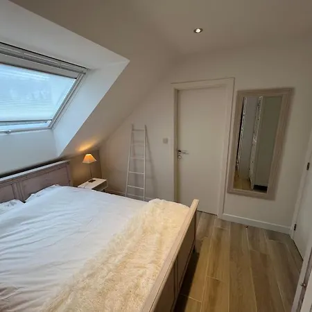 Cosy Pour 1 Personne/couple +parking Lägenhet Huy